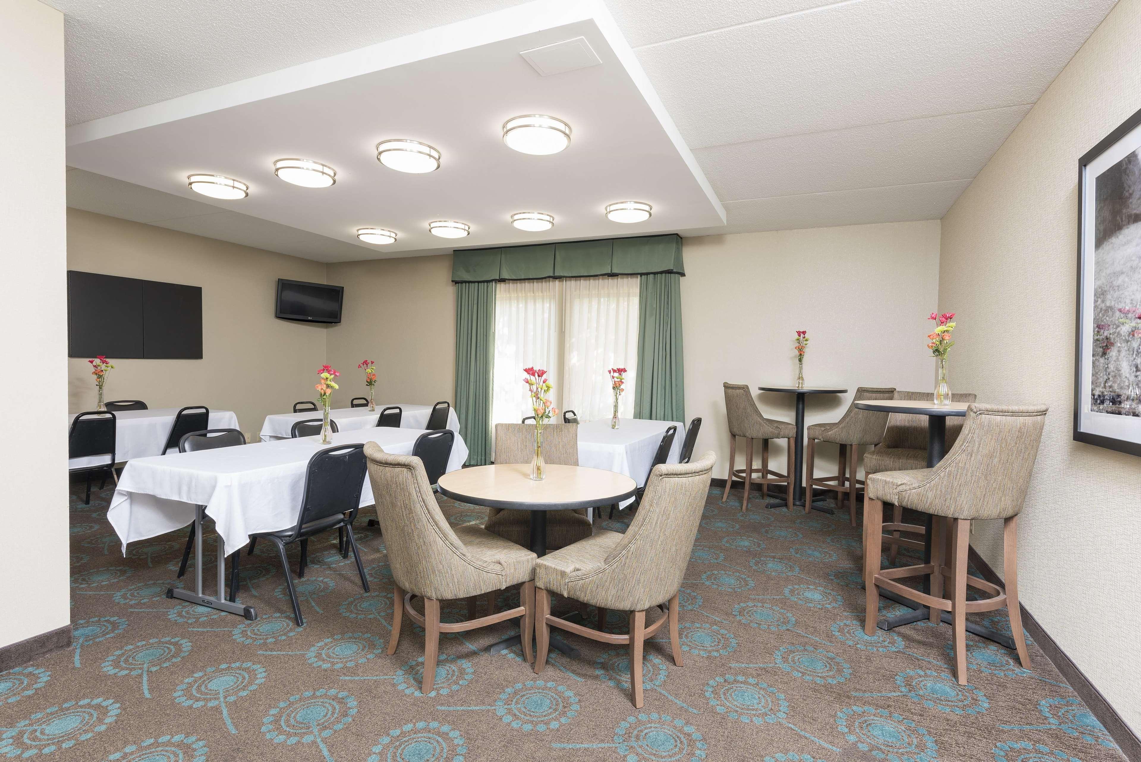 Hampton Inn Bloomington Bagian luar foto