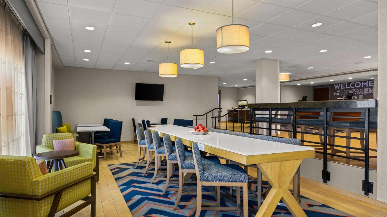 Hampton Inn Bloomington Bagian luar foto