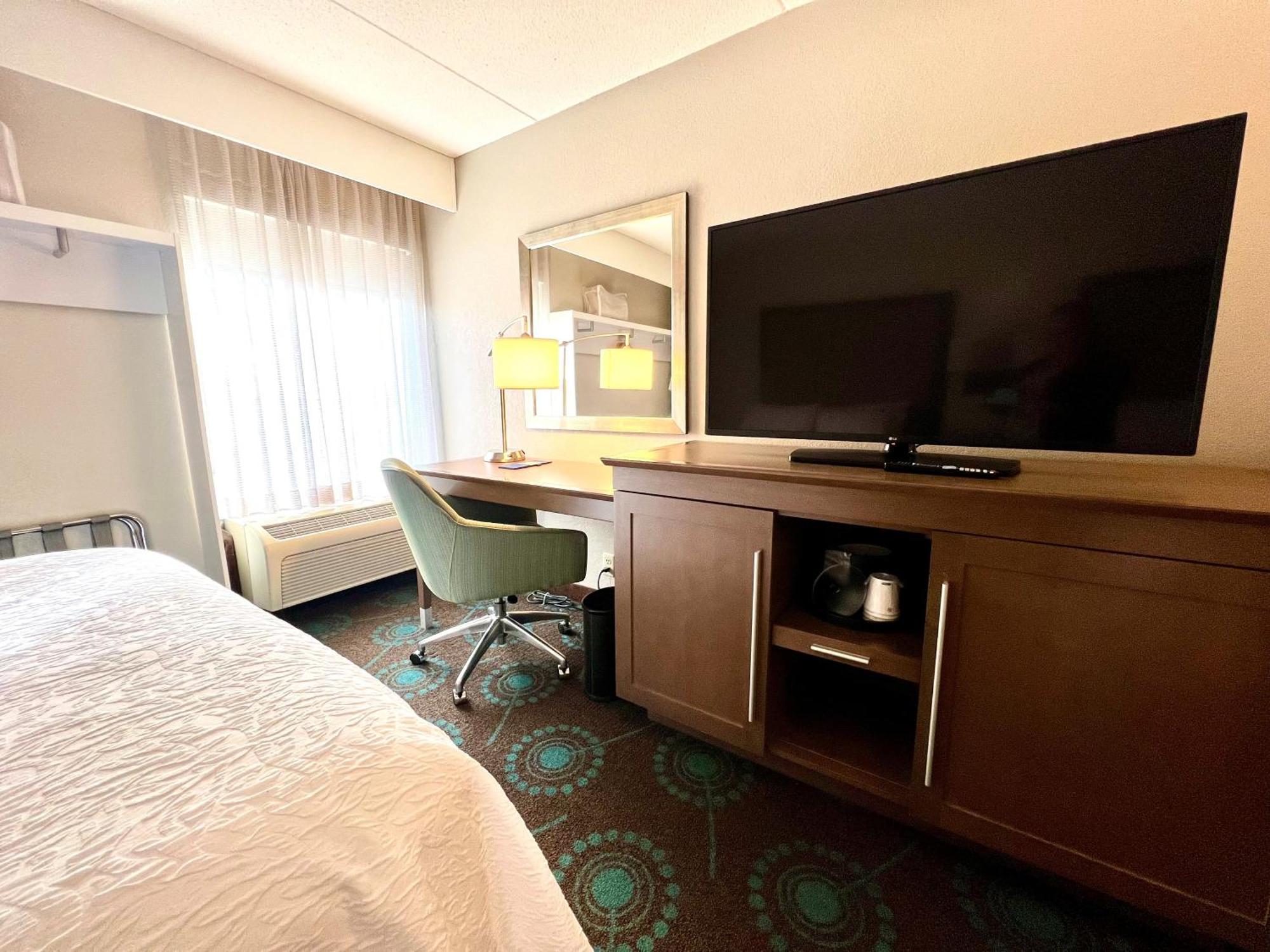 Hampton Inn Bloomington Bagian luar foto