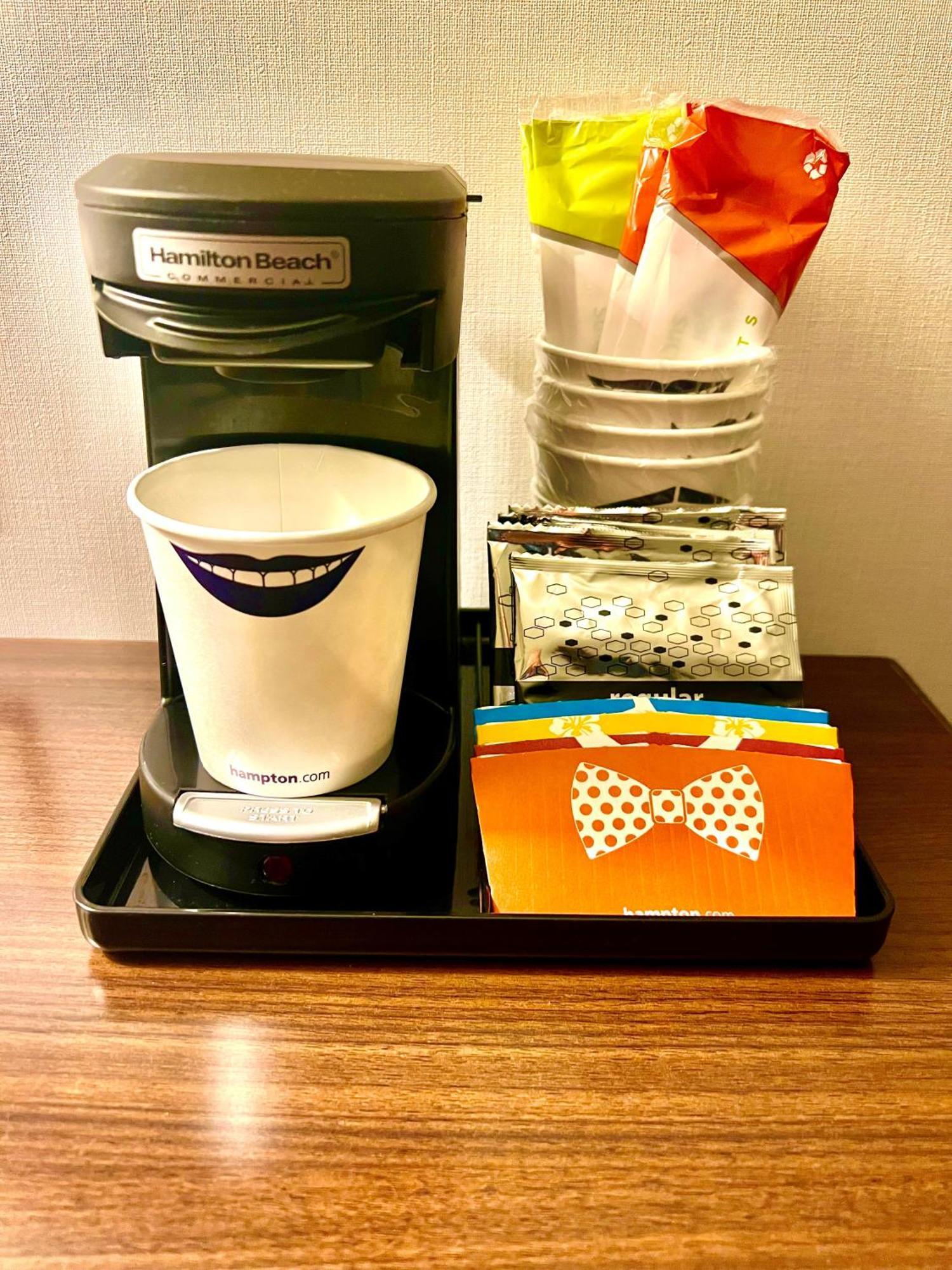 Hampton Inn Bloomington Bagian luar foto